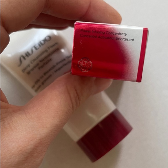 SET Shiseido Ultimune serum 10 ml and Deep Cleansing Foam  50 ml - Picture 4 of 4